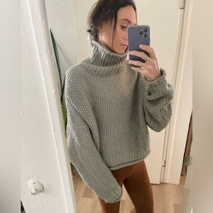 🛍️🚨Anthropologie Moth Turtleneck Cropped Sweater🚨🛍️